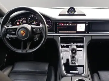 PORSCHE Panamera 4 E-Hybrid Platinum Edition