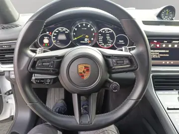 PORSCHE Panamera 4 E-Hybrid Platinum Edition