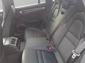 PORSCHE Panamera 4 E-Hybrid Platinum Edition