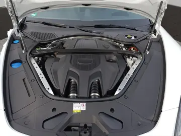 PORSCHE Panamera 4 E-Hybrid Platinum Edition
