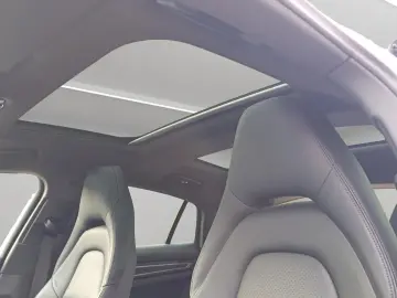PORSCHE Panamera 4 E-Hybrid Platinum Edition