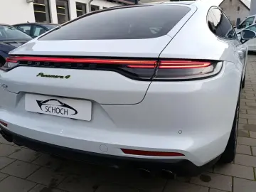 PORSCHE Panamera 4 E-Hybrid Platinum Edition