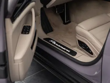 PORSCHE Panamera Turbo E-Hybrid SportDesign UPE 250490e