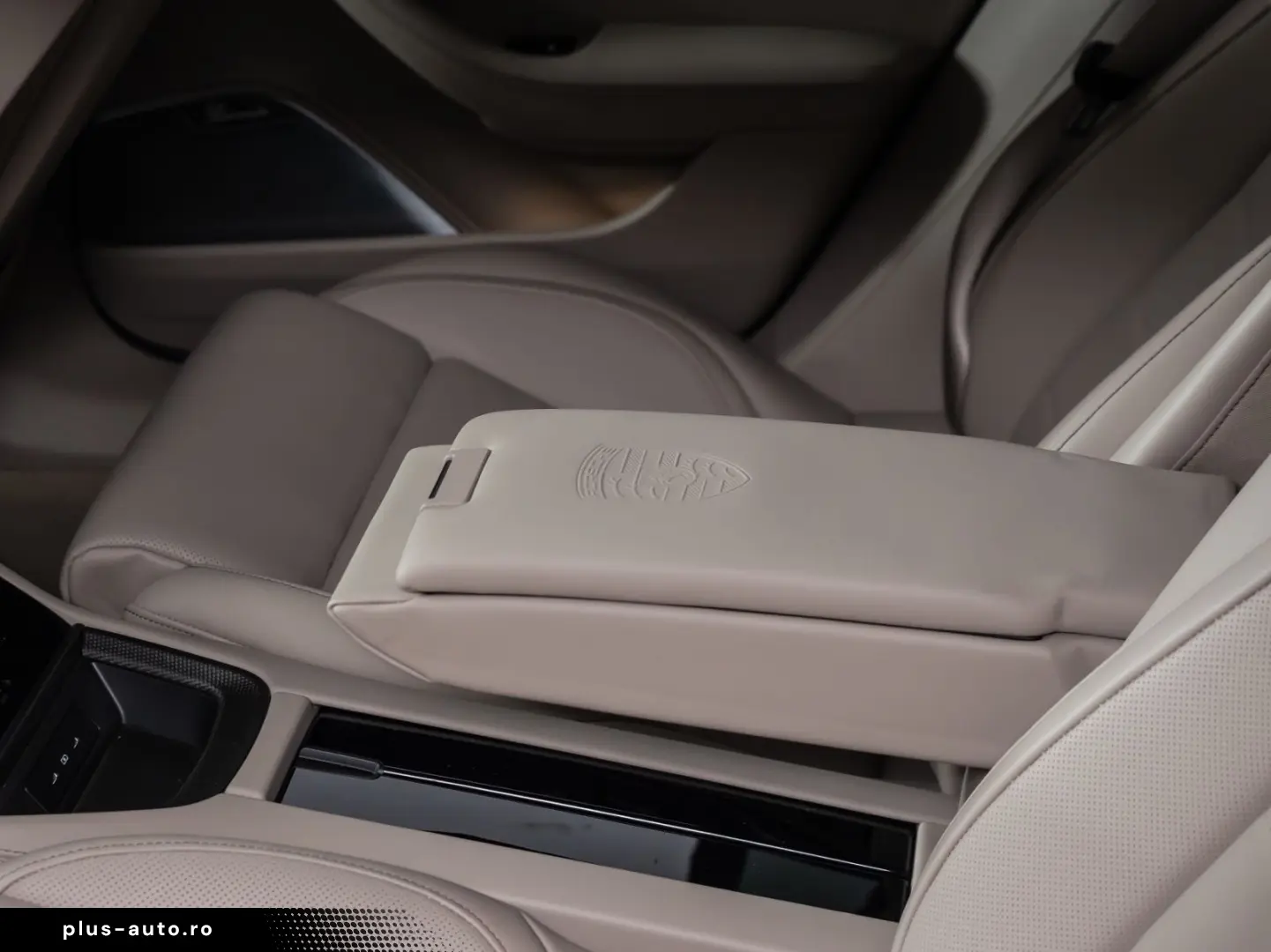 PORSCHE Panamera Turbo E-Hybrid SportDesign UPE 250490e