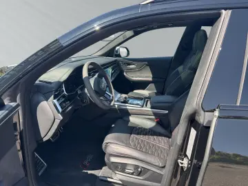 AUDI RS Q8 SUV TFSI quattro tiptr. Top Ausstattung