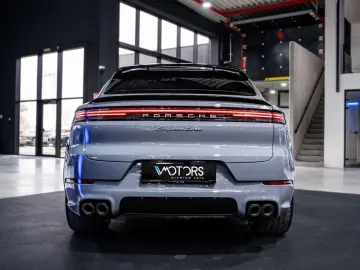 PORSCHE Cayenne 4.0 V8 Turbo - E-Hybrid - Coupé - Arctic