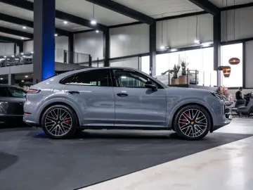 PORSCHE Cayenne 4.0 V8 Turbo - E-Hybrid - Coupé - Arctic
