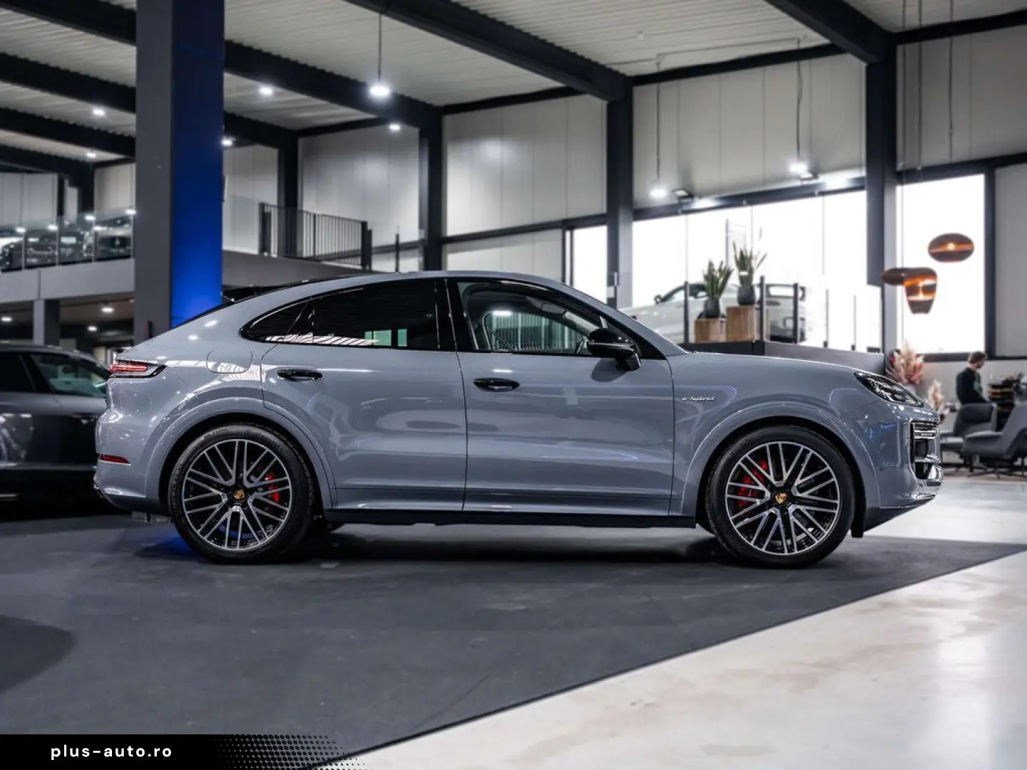 PORSCHE Cayenne 4.0 V8 Turbo - E-Hybrid - Coupé - Arctic