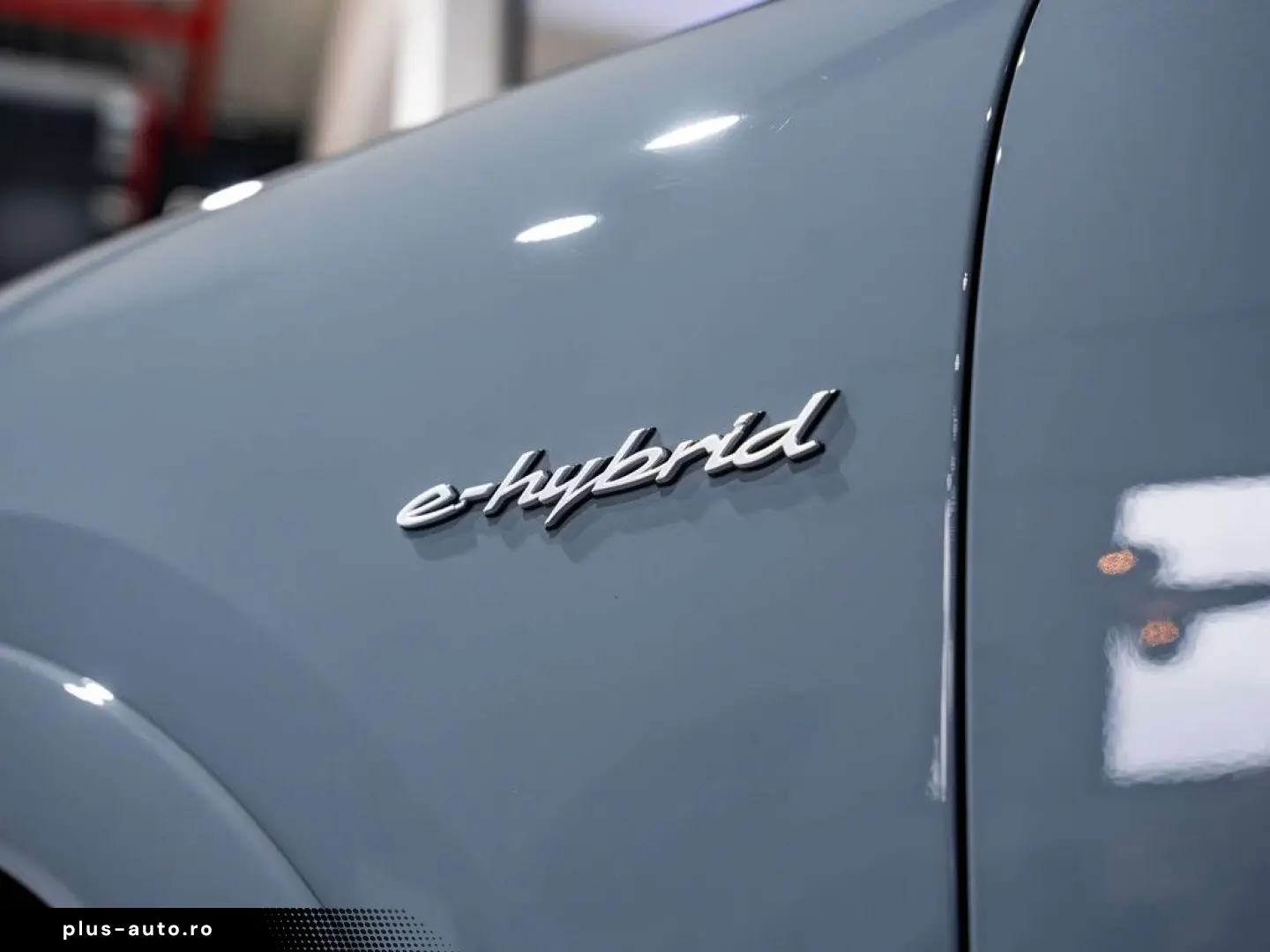 PORSCHE Cayenne 4.0 V8 Turbo - E-Hybrid - Coupé - Arctic