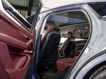 PORSCHE Cayenne 4.0 V8 Turbo - E-Hybrid - Coupé - Arctic