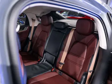 PORSCHE Cayenne 4.0 V8 Turbo - E-Hybrid - Coupé - Arctic