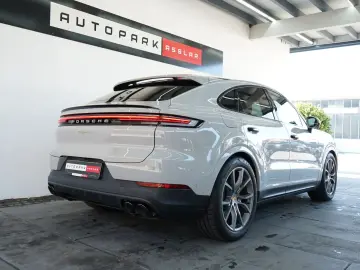 PORSCHE Cayenne Coupe E-Hybrid Kreide P-Display HUD AHK