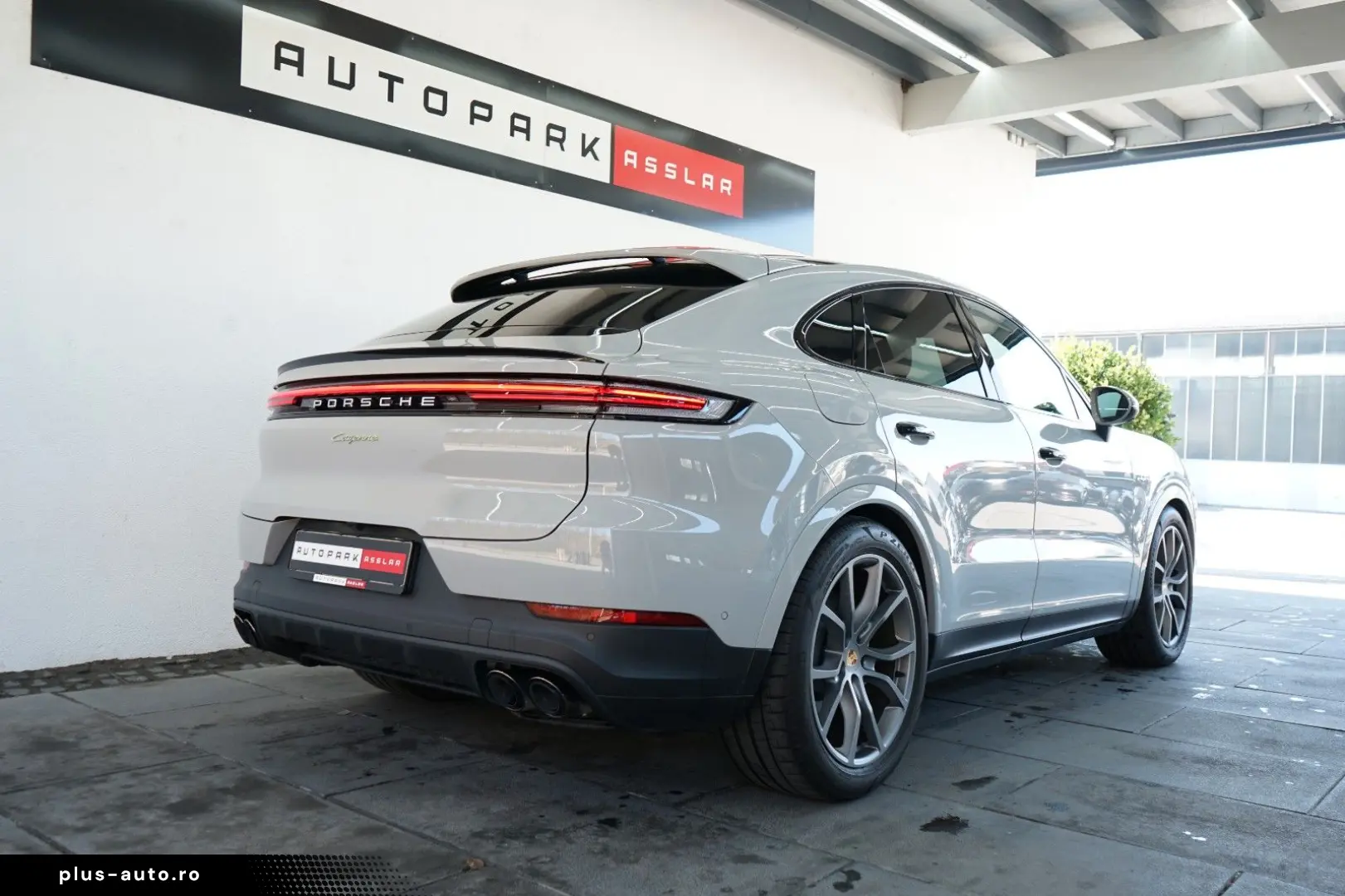 PORSCHE Cayenne Coupe E-Hybrid Kreide P-Display HUD AHK