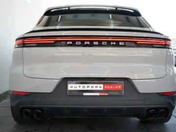 PORSCHE Cayenne Coupe E-Hybrid Kreide P-Display HUD AHK