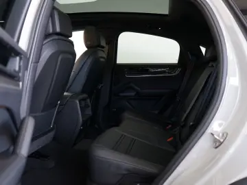 PORSCHE Cayenne Coupe E-Hybrid Kreide P-Display HUD AHK