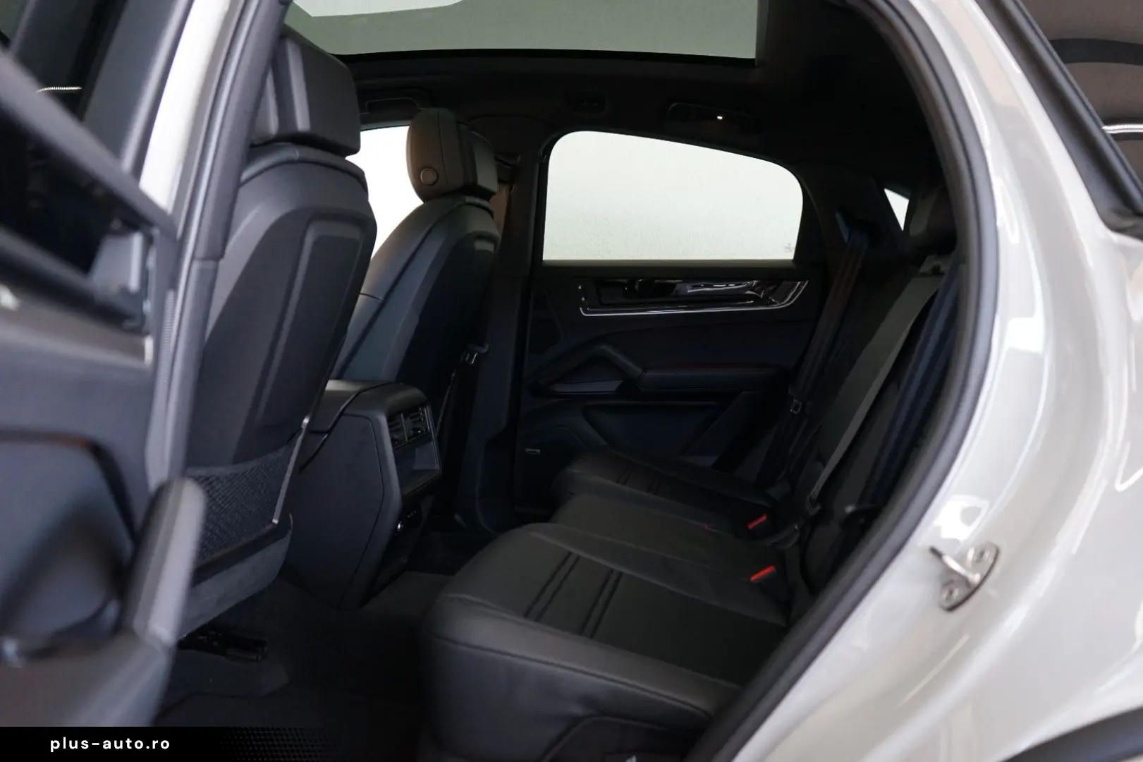 PORSCHE Cayenne Coupe E-Hybrid Kreide P-Display HUD AHK