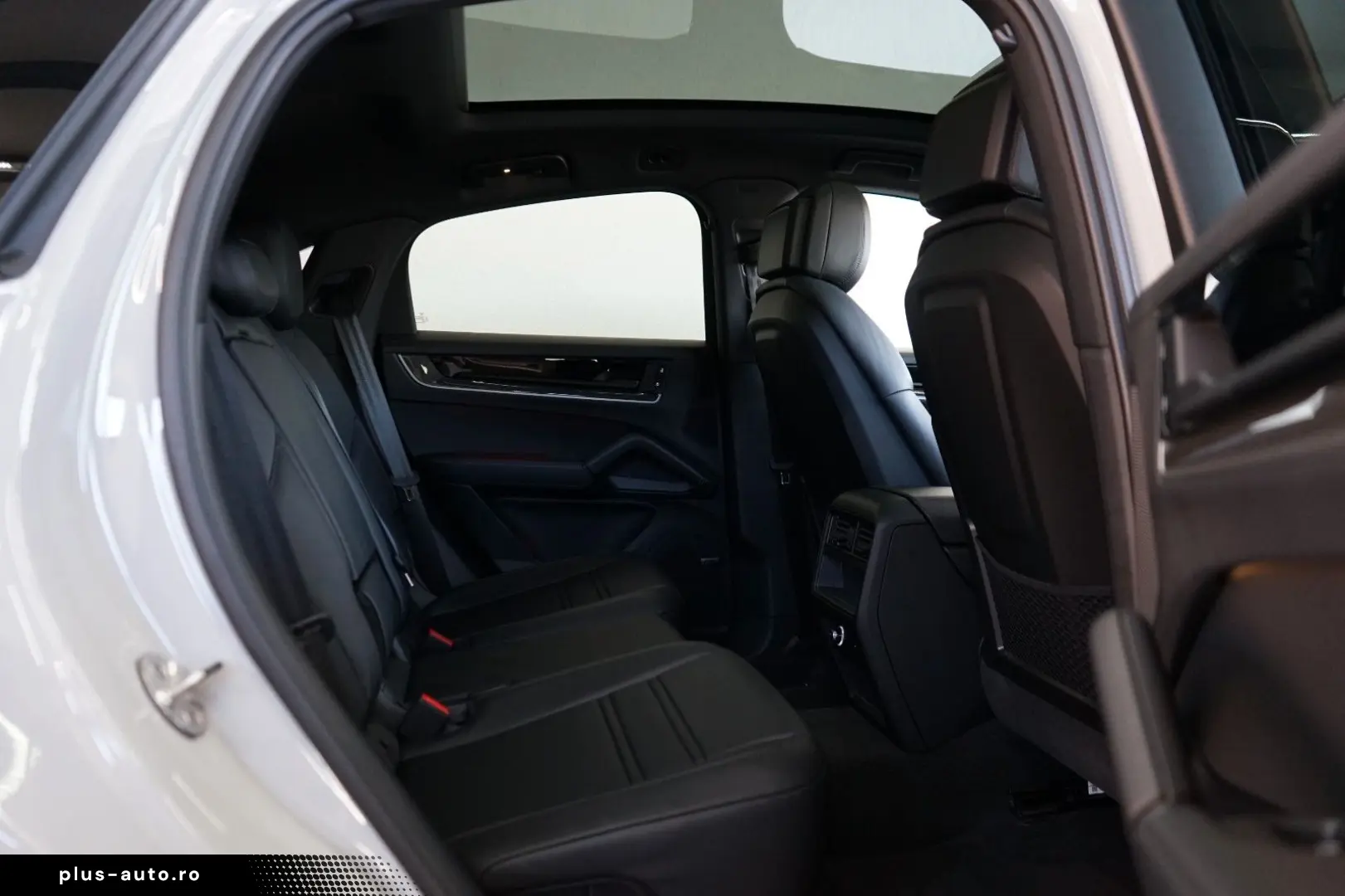 PORSCHE Cayenne Coupe E-Hybrid Kreide P-Display HUD AHK