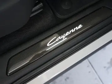 PORSCHE Cayenne Coupe E-Hybrid Kreide P-Display HUD AHK