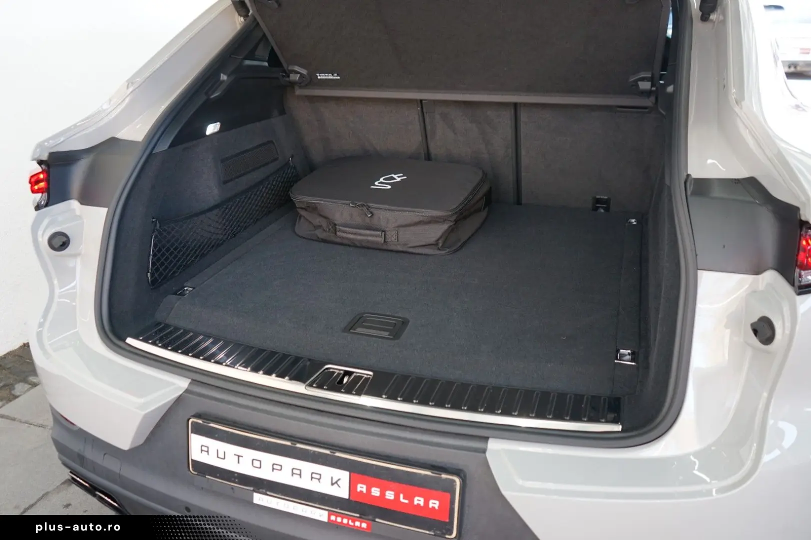 PORSCHE Cayenne Coupe E-Hybrid Kreide P-Display HUD AHK