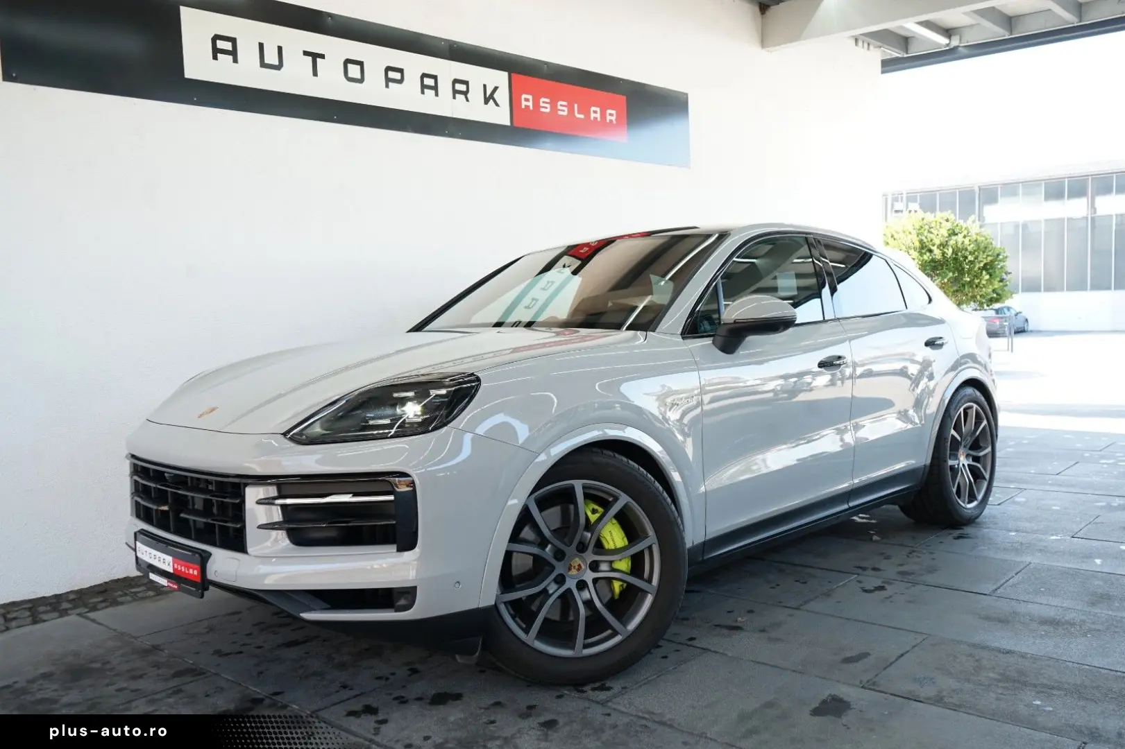 PORSCHE Cayenne Coupe E-Hybrid Kreide P-Display HUD AHK