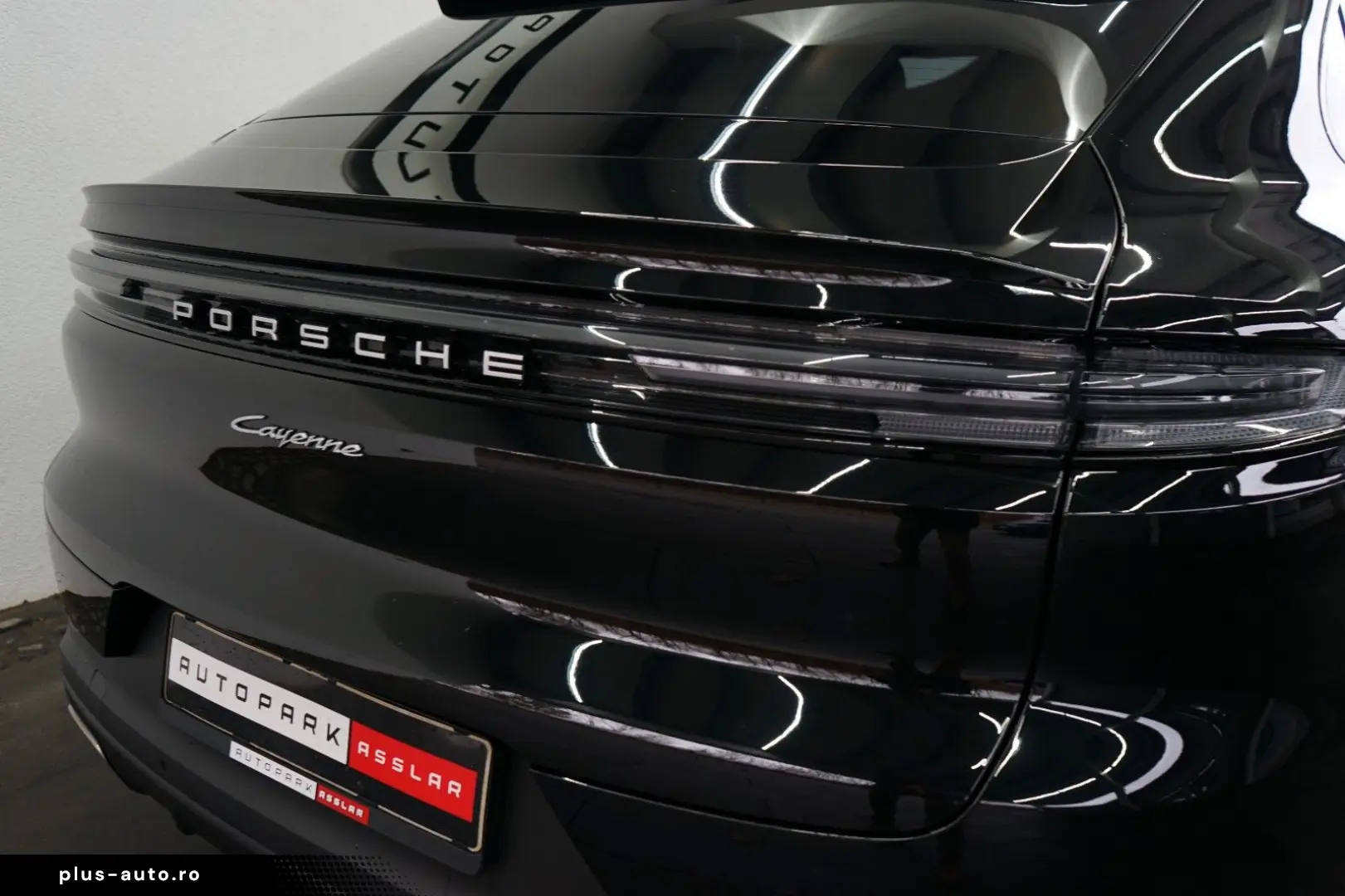 PORSCHE Cayenne Coupe E-Hybrid P-Display Burmester MEGA!