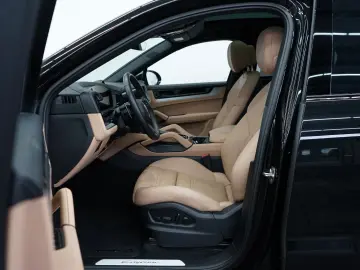 PORSCHE Cayenne Coupe E-Hybrid P-Display Burmester MEGA!