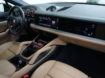 PORSCHE Cayenne Coupe E-Hybrid P-Display Burmester MEGA!