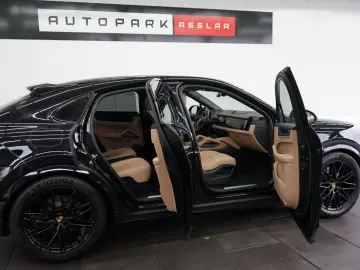PORSCHE Cayenne Coupe E-Hybrid P-Display Burmester MEGA!