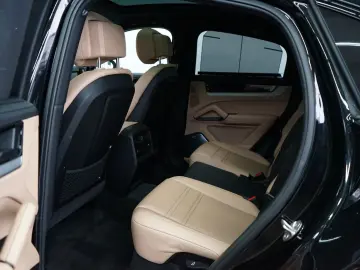 PORSCHE Cayenne Coupe E-Hybrid P-Display Burmester MEGA!