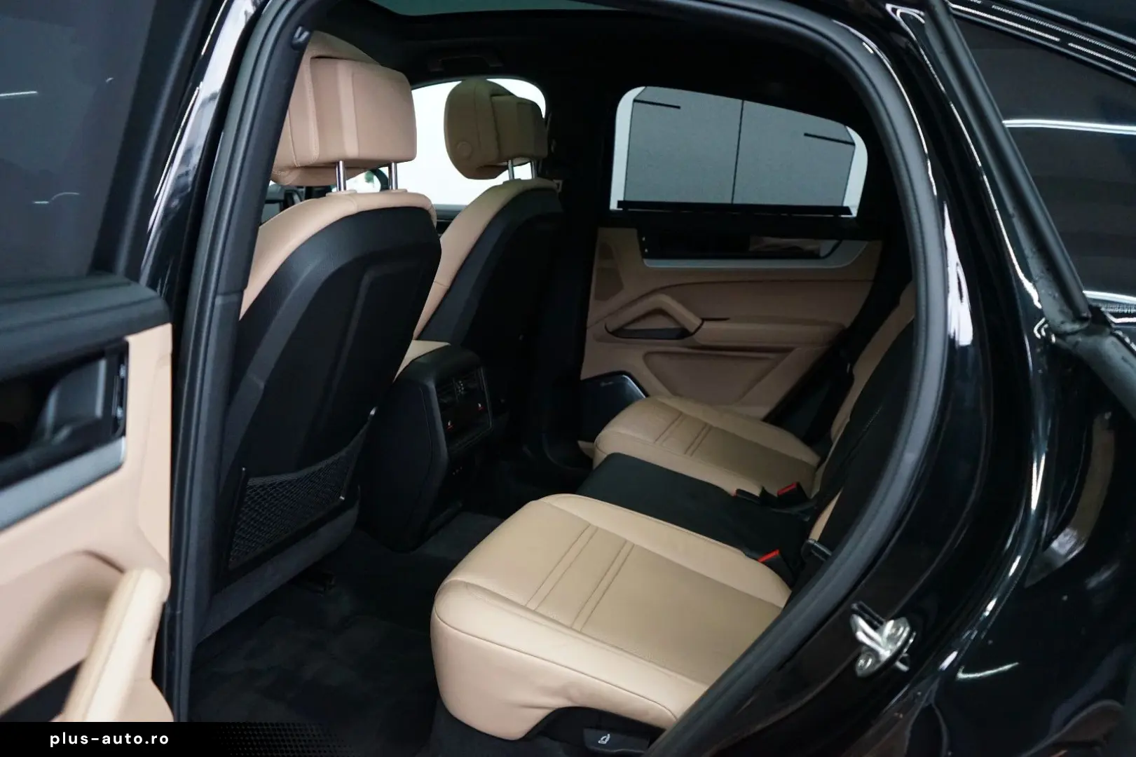 PORSCHE Cayenne Coupe E-Hybrid P-Display Burmester MEGA!