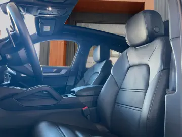 PORSCHE Cayenne Coupe E-Hyb Massage · Matrix · MY 2025