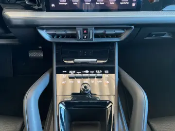 PORSCHE Cayenne Coupe E-Hyb Massage · Matrix · MY 2025