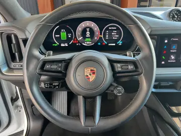PORSCHE Cayenne Coupe E-Hyb Massage · Matrix · MY 2025