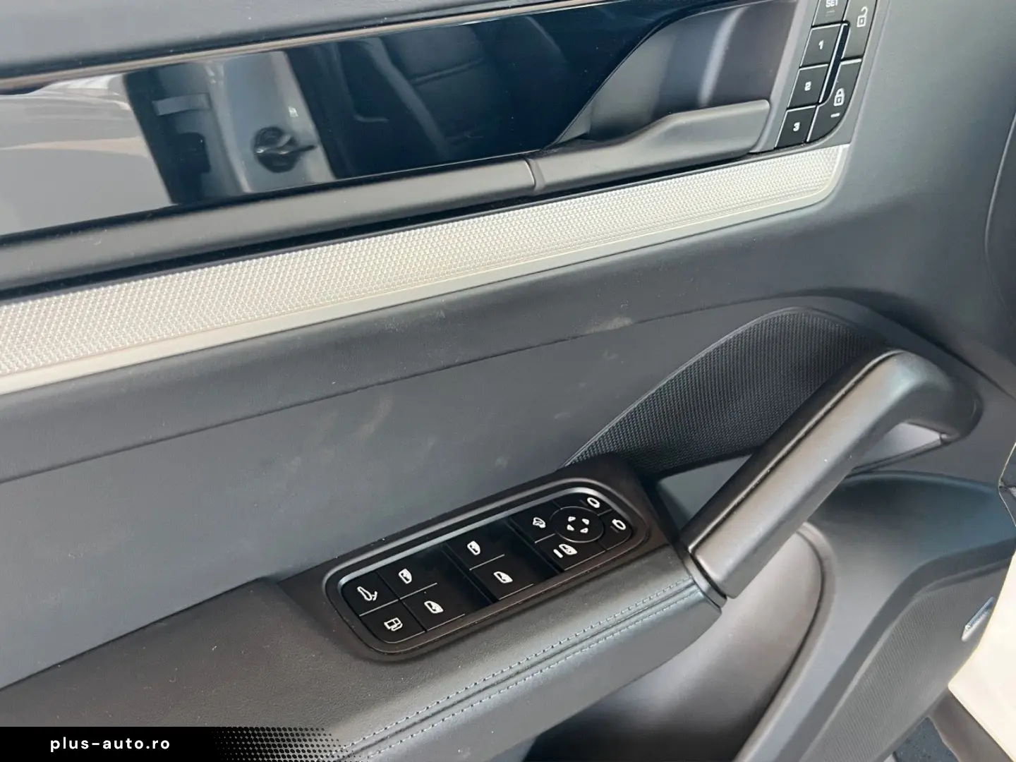 PORSCHE Cayenne Coupe E-Hyb Massage · Matrix · MY 2025