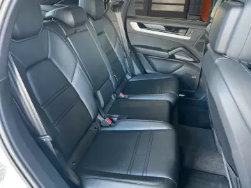 PORSCHE Cayenne Coupe E-Hyb Massage · Matrix · MY 2025