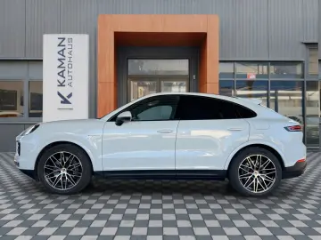 PORSCHE Cayenne Coupe E-Hyb Massage · Matrix · MY 2025