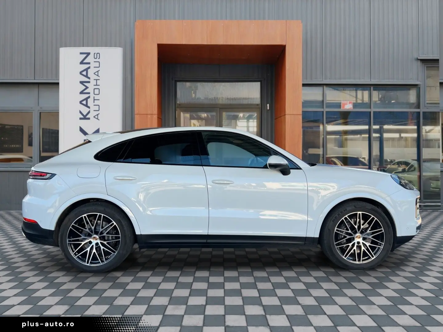 PORSCHE Cayenne Coupe E-Hyb Massage · Matrix · MY 2025