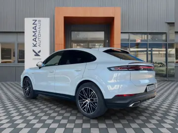 PORSCHE Cayenne Coupe E-Hyb Massage · Matrix · MY 2025