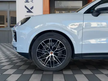 PORSCHE Cayenne Coupe E-Hyb Massage · Matrix · MY 2025