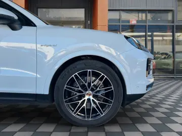 PORSCHE Cayenne Coupe E-Hyb Massage · Matrix · MY 2025