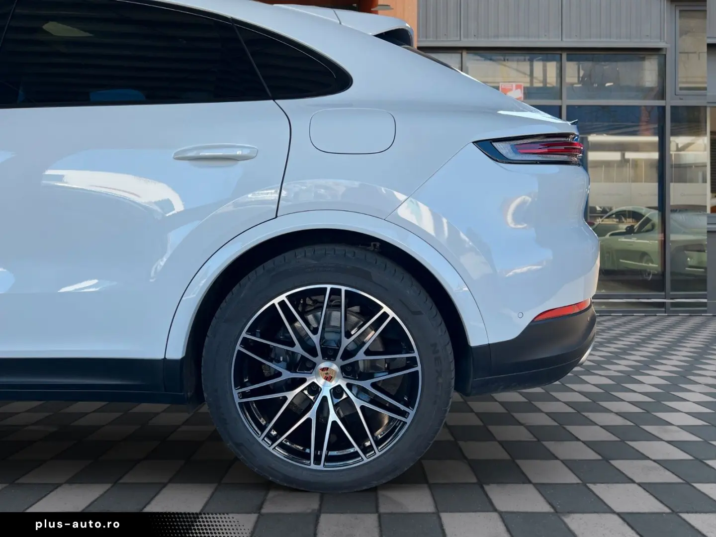 PORSCHE Cayenne Coupe E-Hyb Massage · Matrix · MY 2025