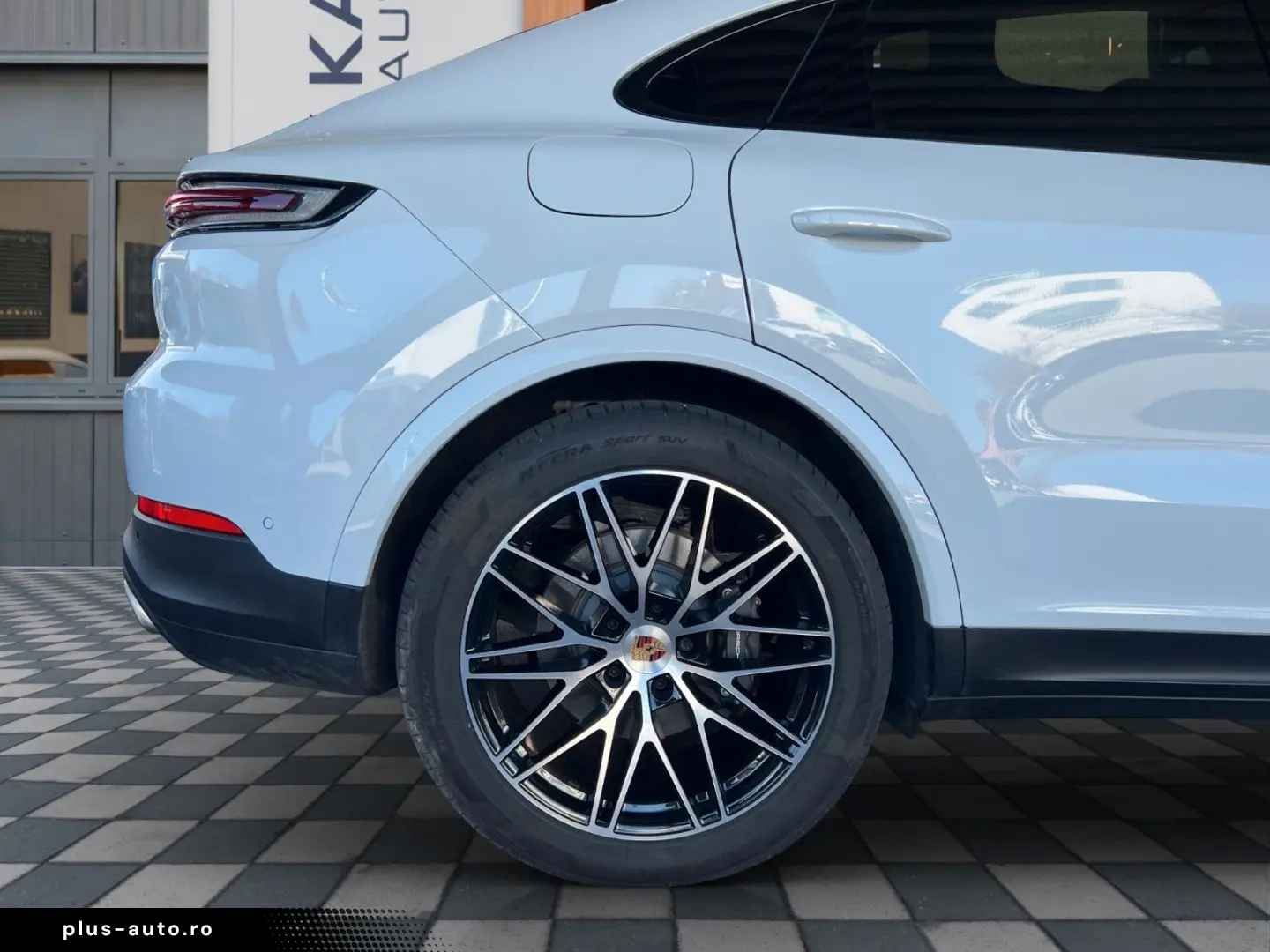 PORSCHE Cayenne Coupe E-Hyb Massage · Matrix · MY 2025