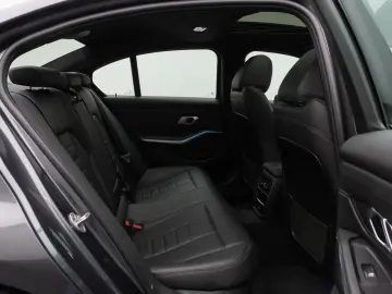 BMW 330e xD M Sport Laser Glasdach PDC HUD DAB HiFi