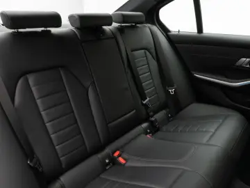 BMW 330e xD M Sport Laser Glasdach PDC HUD DAB HiFi