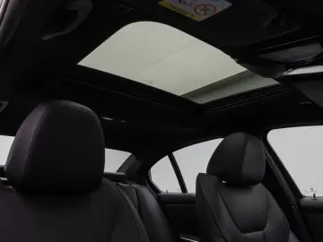 BMW 330e xD M Sport Laser Glasdach PDC HUD DAB HiFi