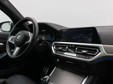 BMW 330e xD M Sport Laser Glasdach PDC HUD DAB HiFi