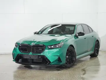 BMW M5 Limousine  Sitzbelüftung  Glasdach  Bowers&Wi