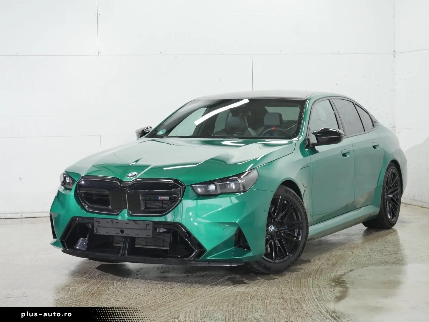 BMW M5 Limousine  Sitzbelüftung  Glasdach  Bowers&Wi