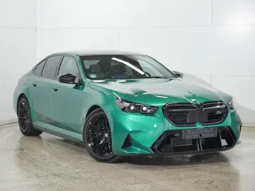 BMW M5 Limousine  Sitzbelüftung  Glasdach  Bowers&Wi