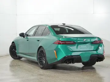 BMW M5 Limousine  Sitzbelüftung  Glasdach  Bowers&Wi